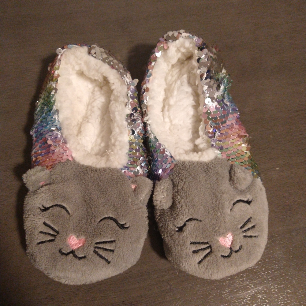 Girls stretch slippers